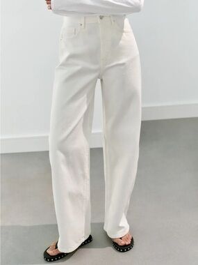 Zara High-Rise Extra Wide Leg White Jeans